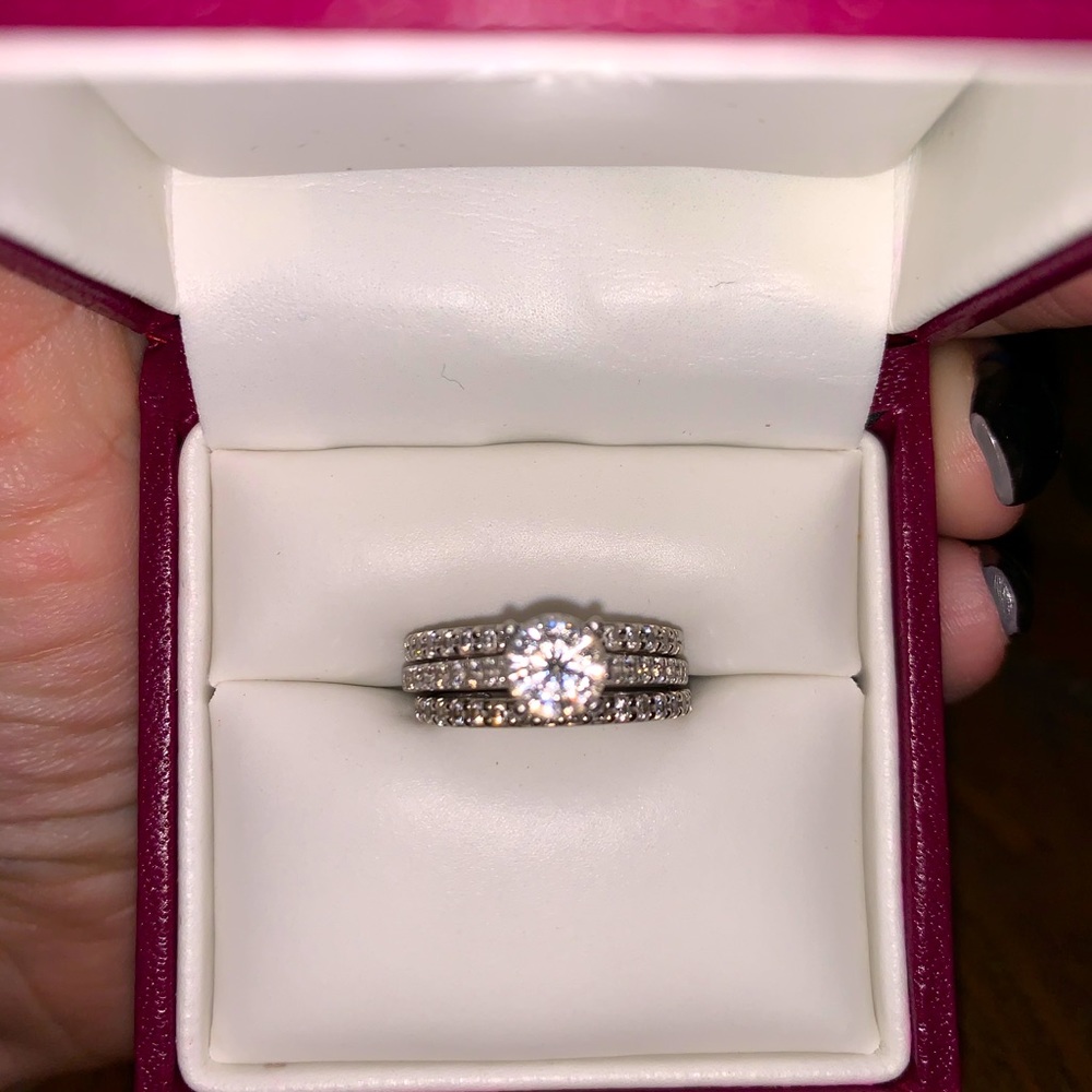 Diamonds wedding band set (3 piece).